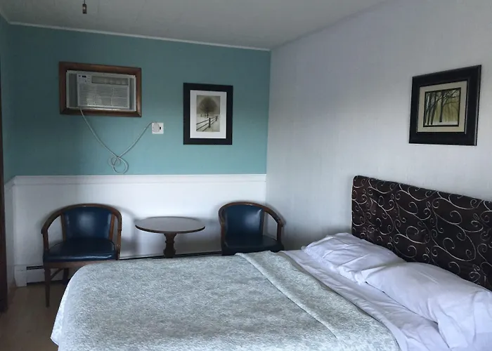 Powhatan Hotel