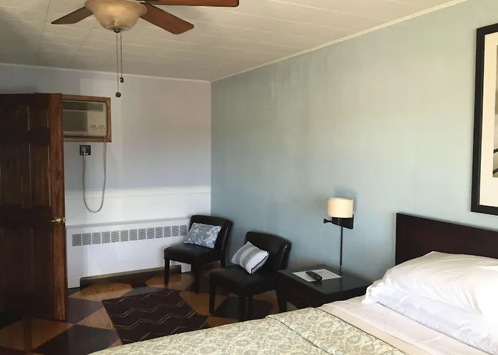 Powhatan Hotel